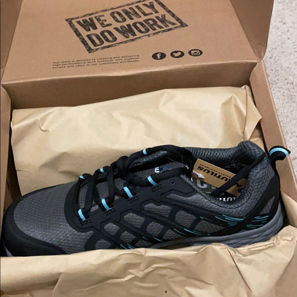 Brand new safety sneakers